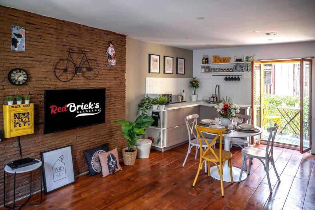 Redbrick'S Bergerac, Au Coeur Du Centre Historique Apartment Exterior foto